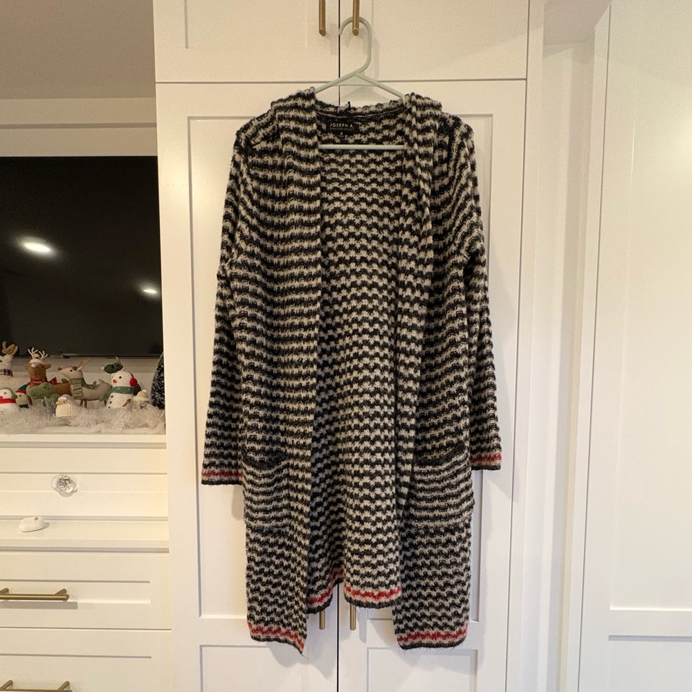 Joseph Black and Cream Knit Sweater